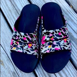 Oofos slide sandals